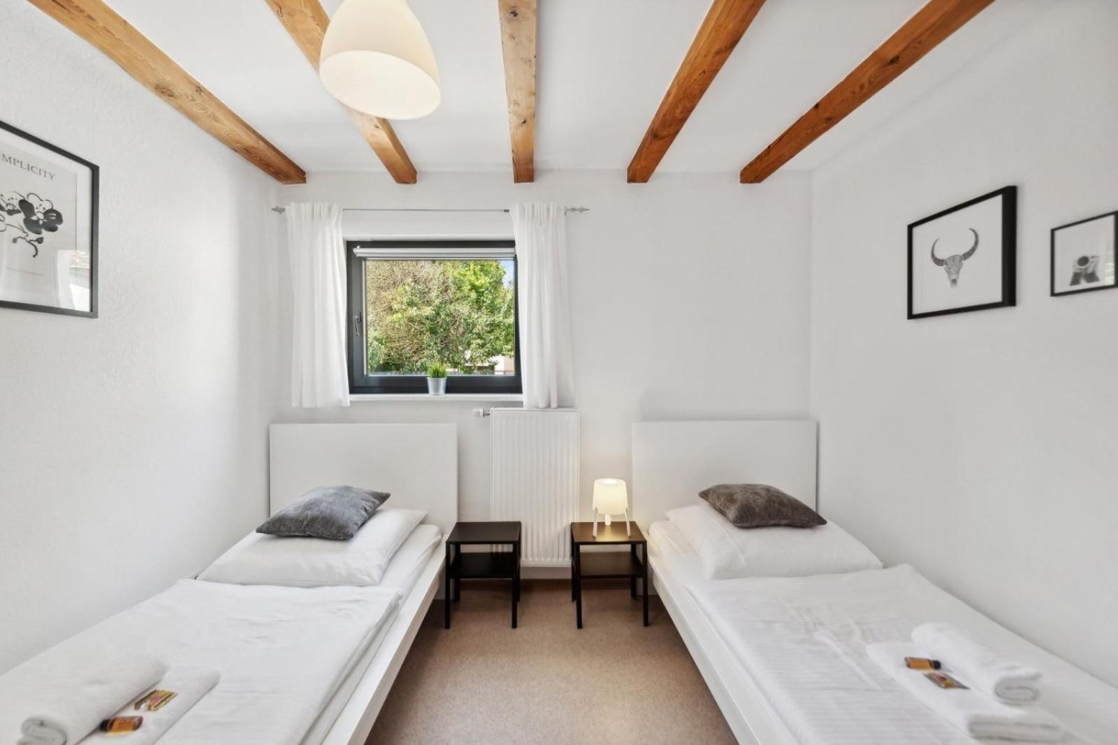 Andriss - Travel & Work - 5 Bedroom - Kitchen - Parking