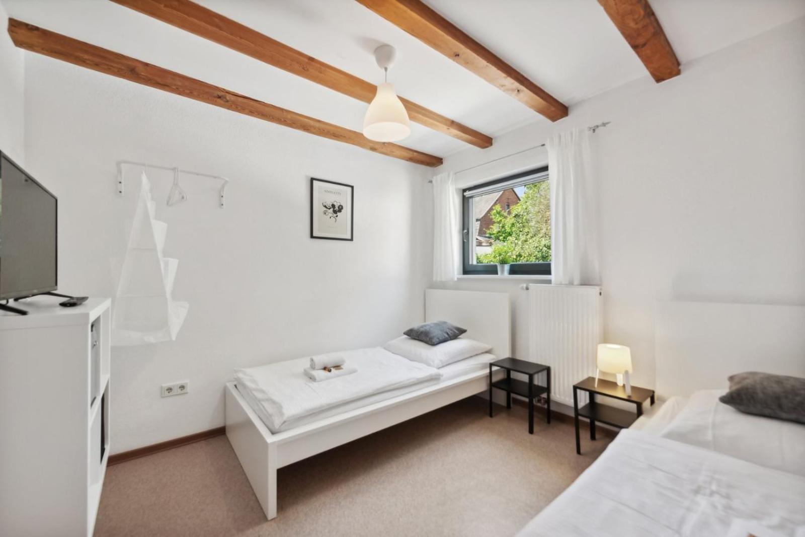 Andriss - Travel & Work - 5 Bedroom - Kitchen - Parking *